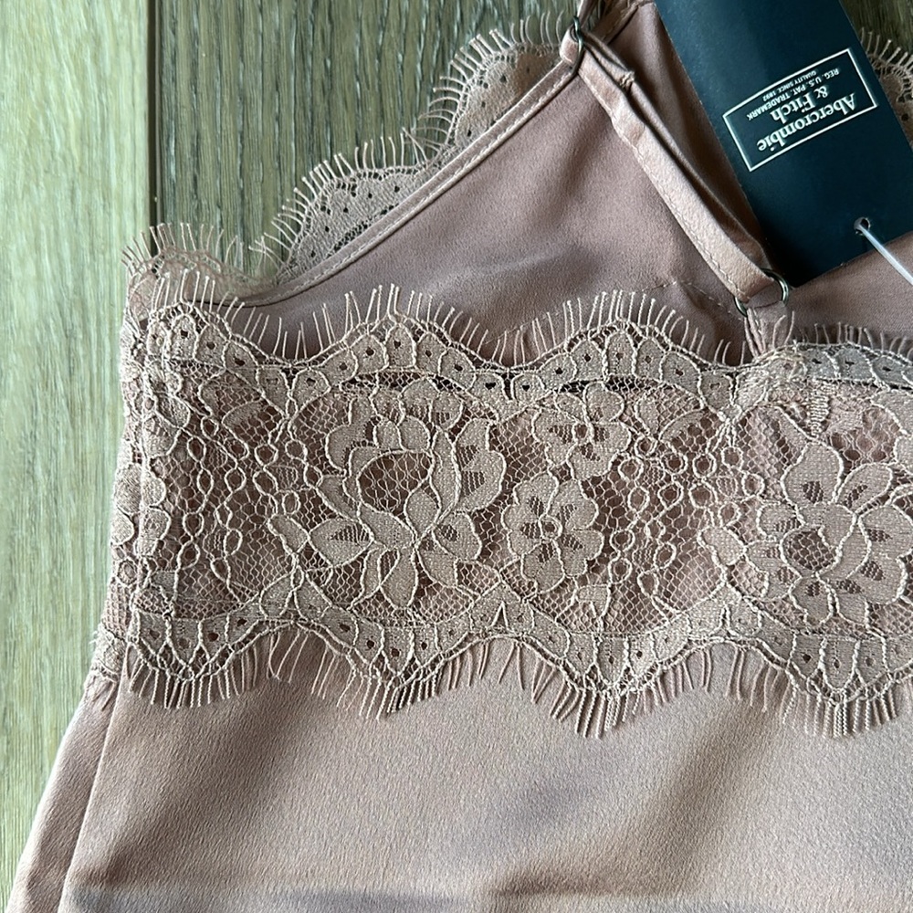 NWT Abercrombie Lace-Trim Cami - Picture 3 of 4
